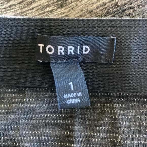 Torrid Marled Grey Heather Skater Skirt Size 1x - Picture 6 of 8